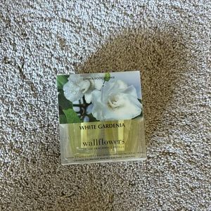 White gardenia wallflower refills